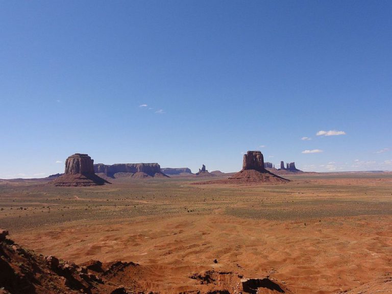 Pogled iz druge strani doline