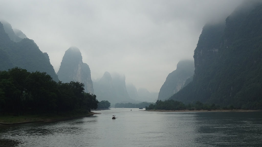 Z ladjico po reki Li