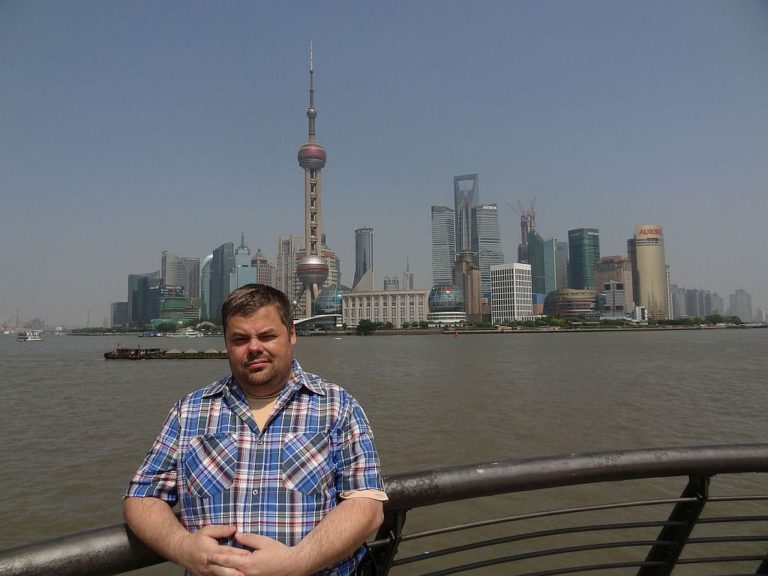 V ozadju novi del Šanghaja