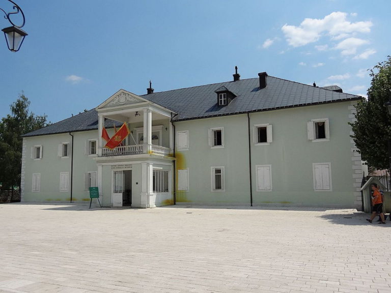 Dvorec kralja Nikole