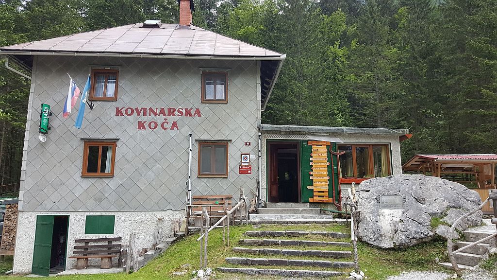 Koča v Krmi