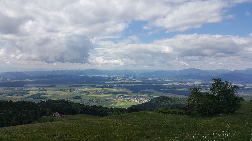 Pogled izpod Krvavca