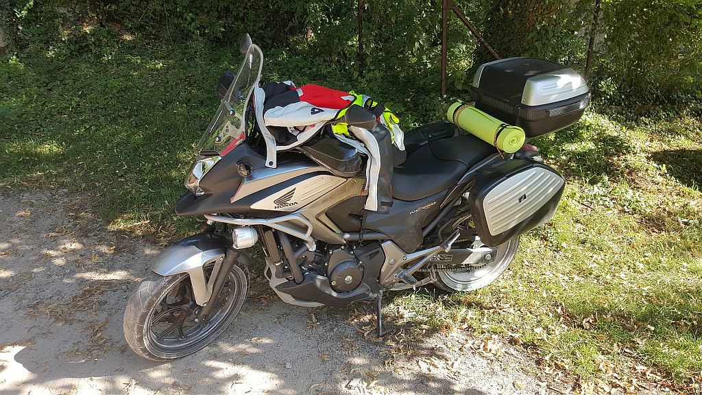 Iz prahu nastal…v prah se povrneš…