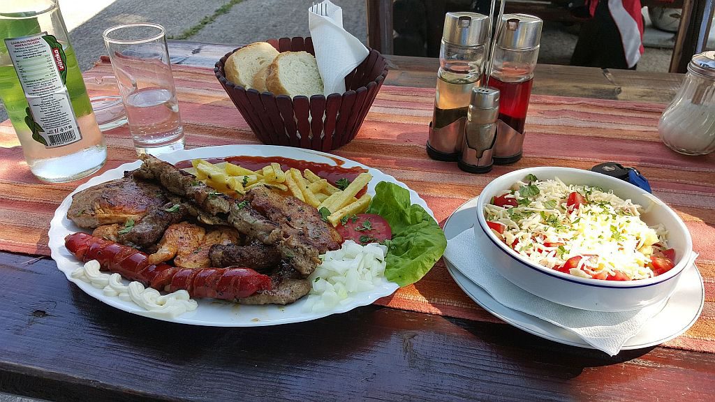 Foča-Restoran Antik-Toplo priporočam