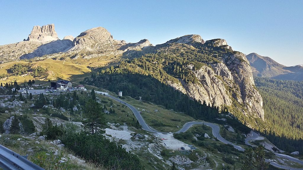 Gremo naprej po ovinkih..