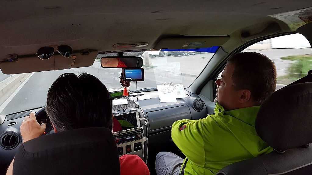 Tam se zavije levo…