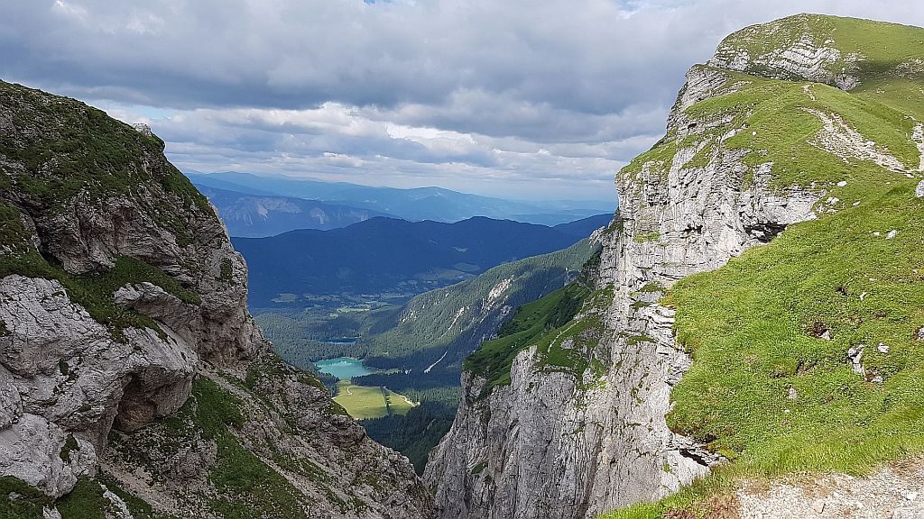 Pogled na Belopeška jezera