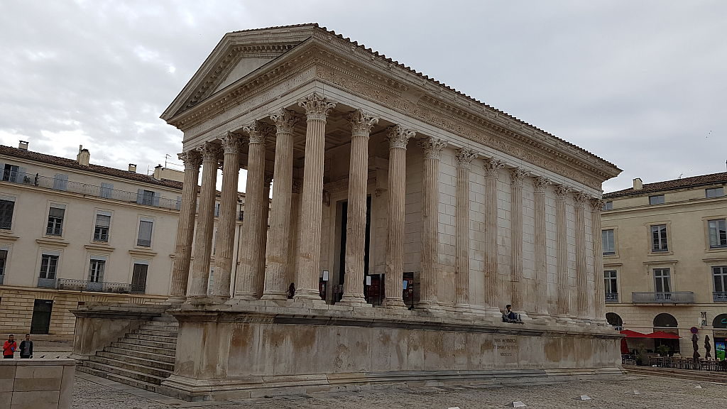 Rimski tempelj v Nimesu