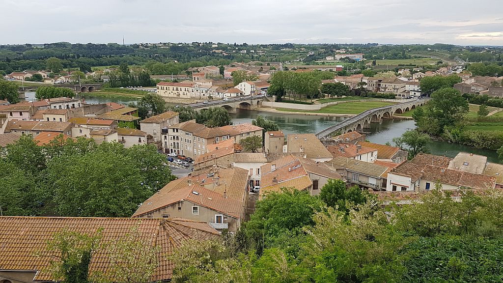 Pogled z obzidja na mesto