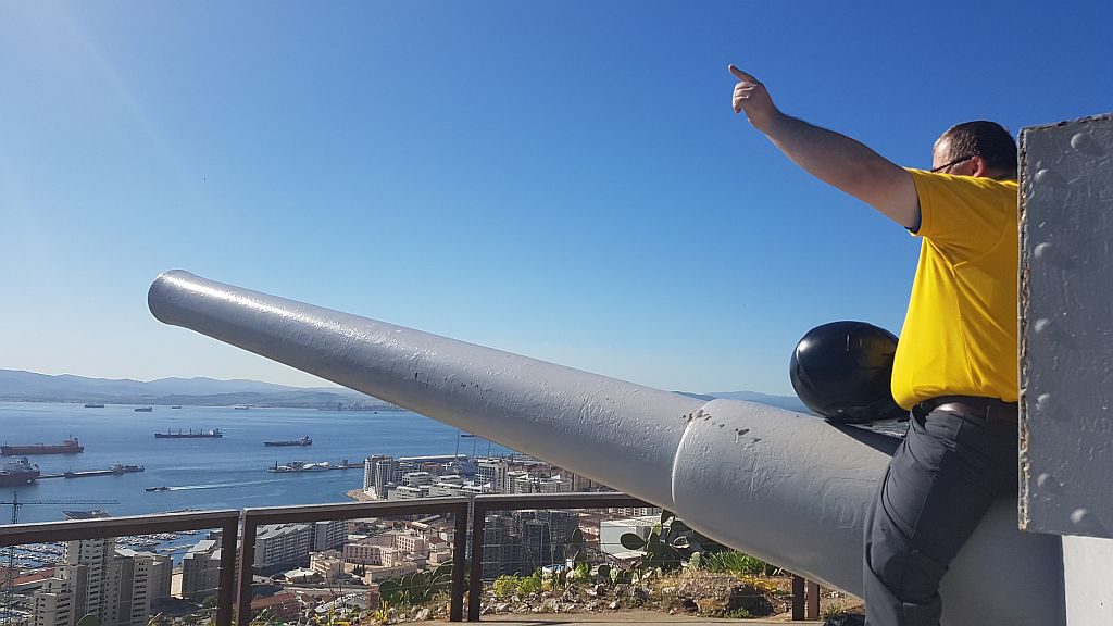 Vsaj nekaj konkretnega med nogami