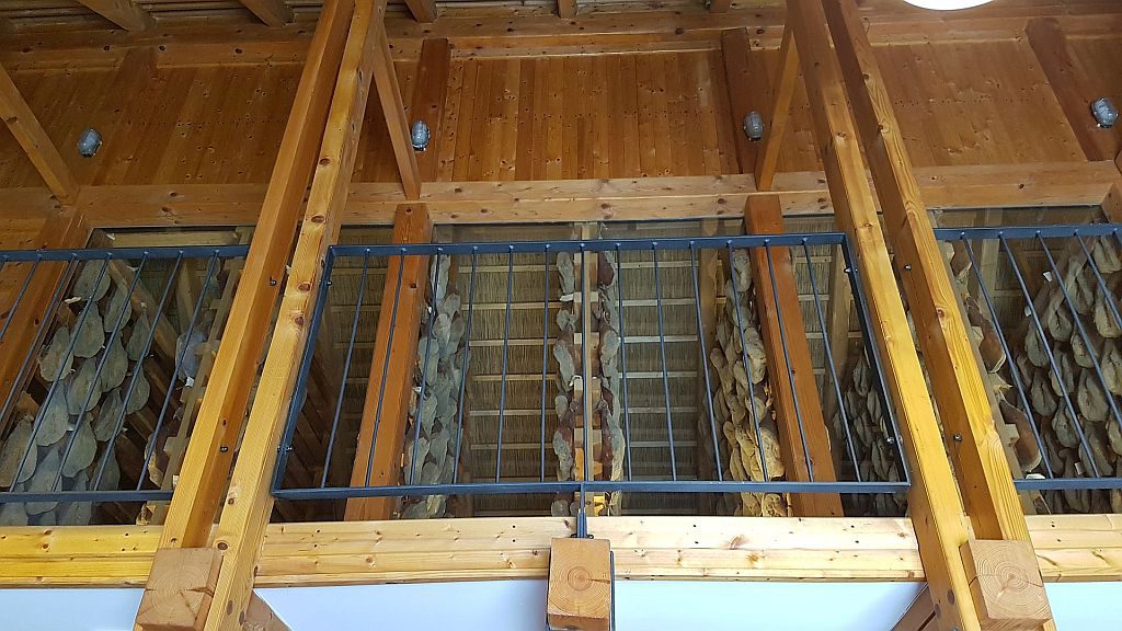 Nekaj malega pršuta