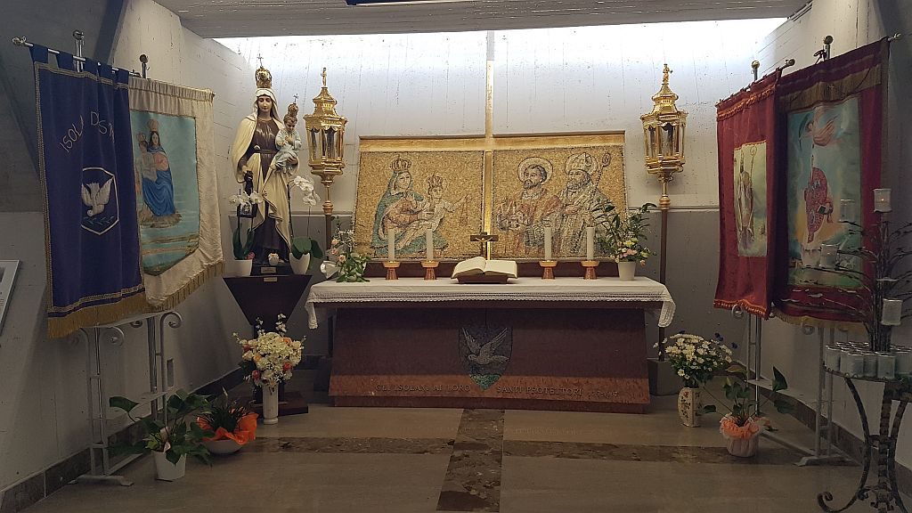 Eden od mnogih stranskih oltarjev