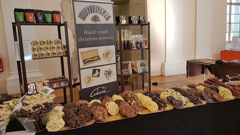 Bi košček čokolade ?