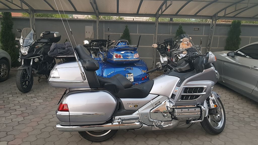 Malček med velikani