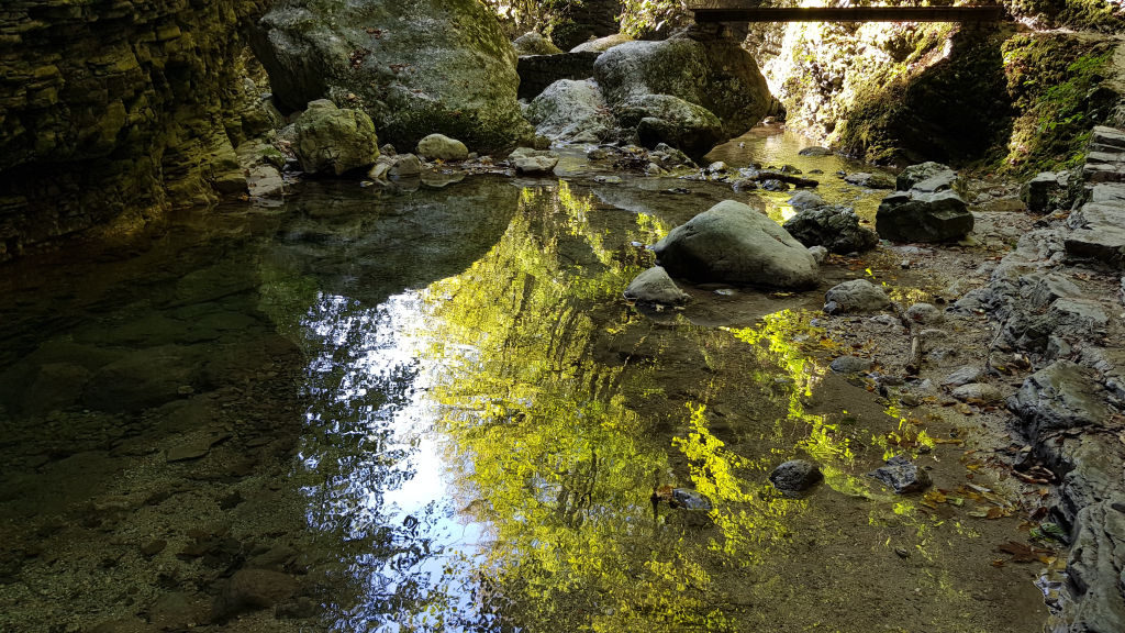 Še eno poigravanje z odsevi