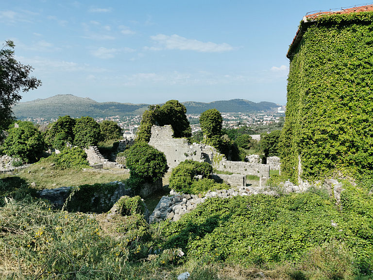 Oziroma kar je ostalo